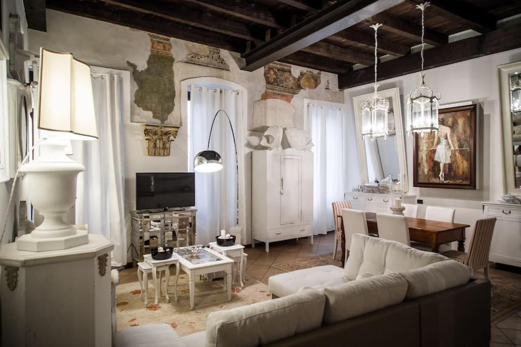 Piazza Erbe Luxury Apartment Werona Zewnętrze zdjęcie